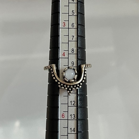 Unique Vintage Accessories - Vintage silver tone stoned ring size 4.5